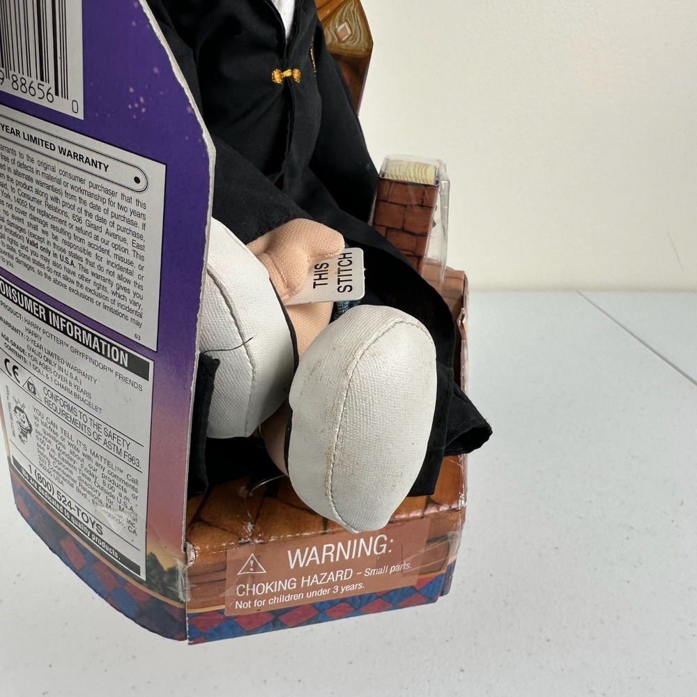 Mattel Harry Potter GRYFFINDOR FRIENDS Doll with Charm, 2001 - Picture 4 of 7